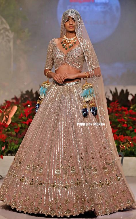 Lengha Inspiration, Indian Runway, Big Indian Wedding, Heavy Lehenga, Latest Bridal Lehenga, Neeta Lulla, Ballroom Costumes, Embroidered Dresses, Dresses Traditional