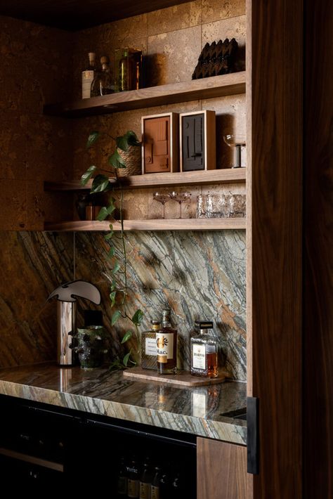 Bar Layout, Korean Bedroom, 70s Home, French Kitchen, Design Del Prodotto, Wet Bar, Mini Bar, Interior Inspo, House Inspo