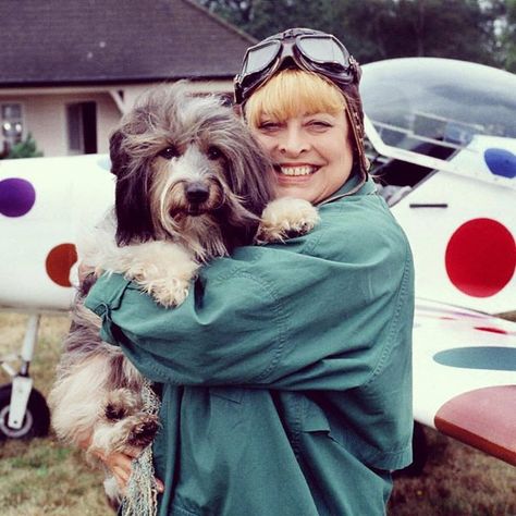 BBC #TBT Look up, look down, look all around... do you remember Auntie Mabel and Pippin from Come Outside? Open All Hours, 00s Nostalgia, Childrens Tv, Childhood Memories 2000, Childhood Dreams, Childhood Tv Shows, Kids Memories, Kids Tv Shows, 2000s Nostalgia