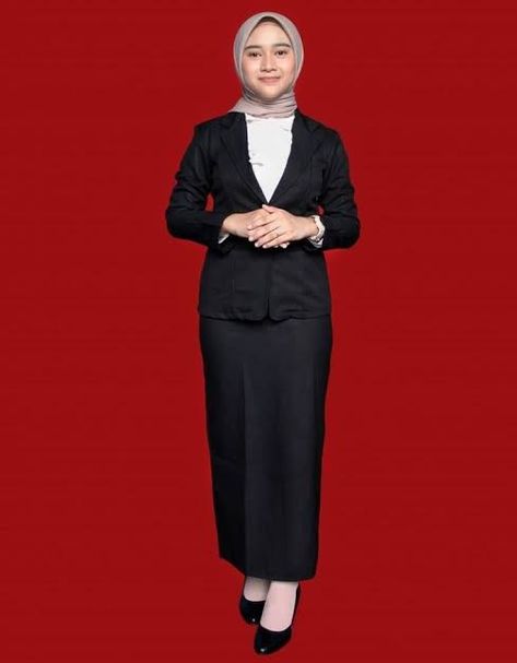 Full Body Professional Photo, Foto Formal Kerja Hijab, Foto Formal Kerja, Corporate Headshot Poses, Formal Id Picture, Formal Suits For Women, Business Portraits Woman, Ruangan Studio, Professional Headshots Women