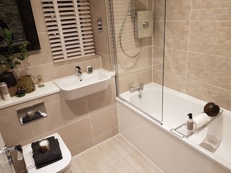 Taylor Wimpey showhome Taylor Wimpey Bathroom, Main Bathroom Ideas Modern, Showhome Bathroom, Medium Bathroom, Main Bathroom Ideas, Taylor Wimpey, Painting Bathroom Cabinets, Modern Small Bathrooms, New House Bathroom