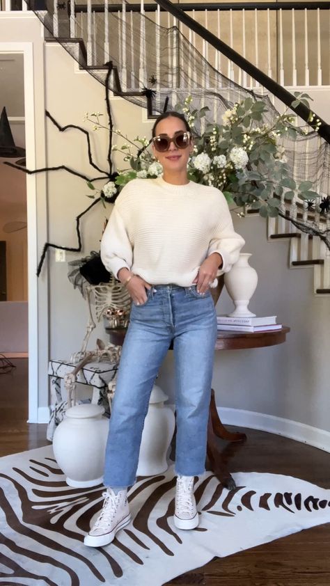 How To Style Levis Ribcage Jeans, Levis Ribcage Jeans Outfit Fall, Levi’s Ribcage Outfit, Levis Ribcage Jeans Outfit, Levi’s Rib Cage Jeans Outfit, Levi’s Ribcage Straight Ankle Outfit, Levis Ribcage White, Levis Ribcage Jeans, High Top Chucks