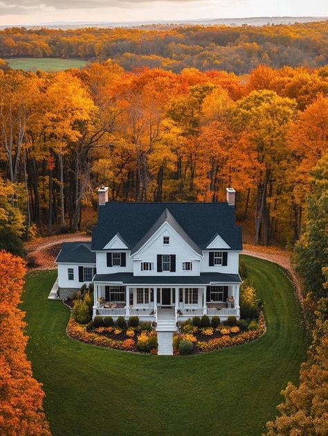 Rustic Farmhouse Kitchen Ideas, Farmhouse Cozy, Tiktok Influencer, Dream Farmhouse, Farmhouse Kitchen Ideas, Dream Life House, Dream Beach Houses, Fall Farmhouse, Rustic Farmhouse Kitchen