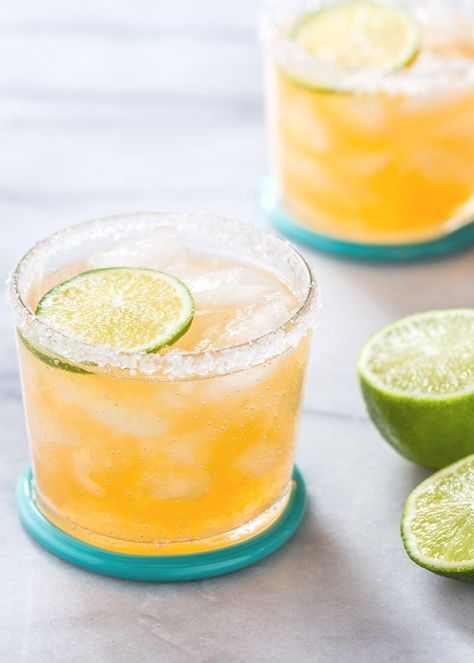 Cantaloupe Cocktail, Cantaloupe Drink, Margarita Flavors, Jelly Toast, Flavored Margaritas, Refreshing Summer Cocktails, Classic Margarita, Summer Cocktail, Margarita Recipes