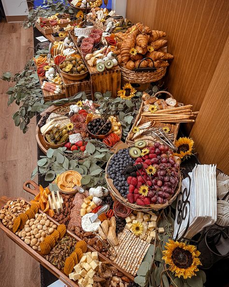 Have you booked that seasonal grazing table yet?!??? 🌻 @lux_infusion_ak @__emmyeddy #grazing #grazingtable #charcuterie #charcuterieboard #charcuterieboards #charcuterie #fall #autumn #openhouse #holiday #thanksgiving #Christmas #supportlocal German Themed Charcuterie Board, Charcuterie Business, 2025 Inspiration, Grazing Table, Charcuterie Inspiration, Grazing Tables, Party Entertainment, Thanksgiving Christmas, Charcuterie Board