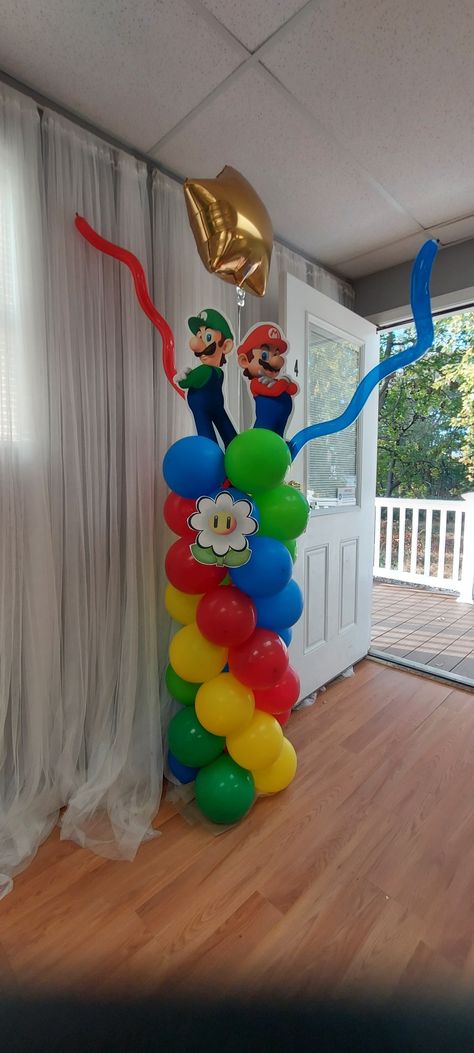 Mario Arch Backdrop, Super Mario Balloon Columns, Super Mario Bros Balloon Arch, Mario Balloon Arch, Mario Ideas, Balloon Boutique, Ballon Column, Mario Bros Birthday Party Ideas, Balloon Pillars