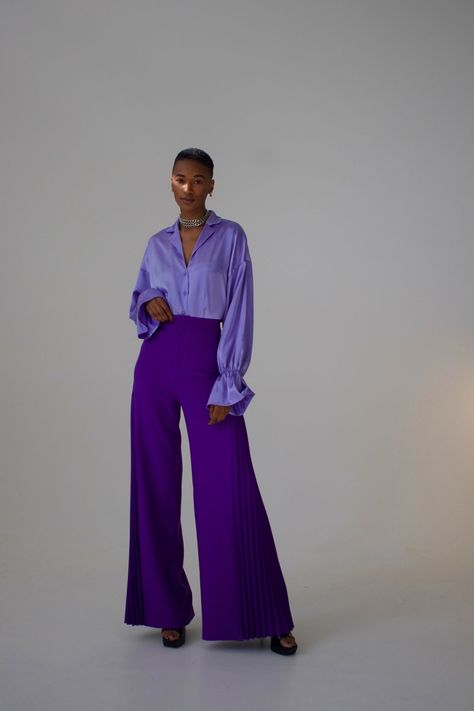 Pink And Purple Outfits For Women, Purple Trousers Outfit, Purple Monochrome Outfit, Purple Pants Outfit, Shelf Wardrobe, Bridgerton Style, Purple Outfit, Purple Set, Trouser Outfit