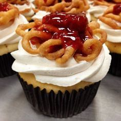 Funnel Cake Cupcakes, Strawberry Funnel Cake, Funnel Cake Recipe, Healthy Cupcakes, Unique Cupcakes, Devils Food Cake, Zucchini Cake, Cupcake Flavors, Funnel Cake