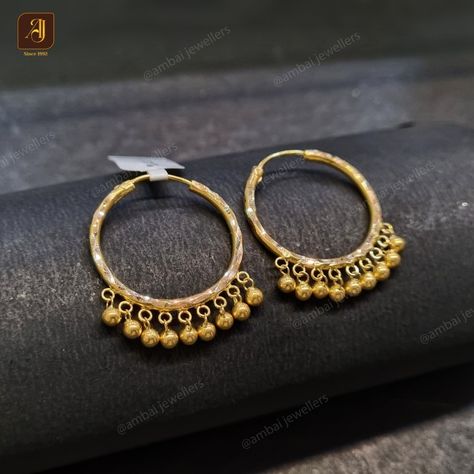 Baliyan Earrings, Gold Ear Rings, Ella Eyre, Gold Earrings For Kids, Pearl Earrings Designs, Small Earrings Gold, Bali Design, Mini Garland, Jhumka Designs