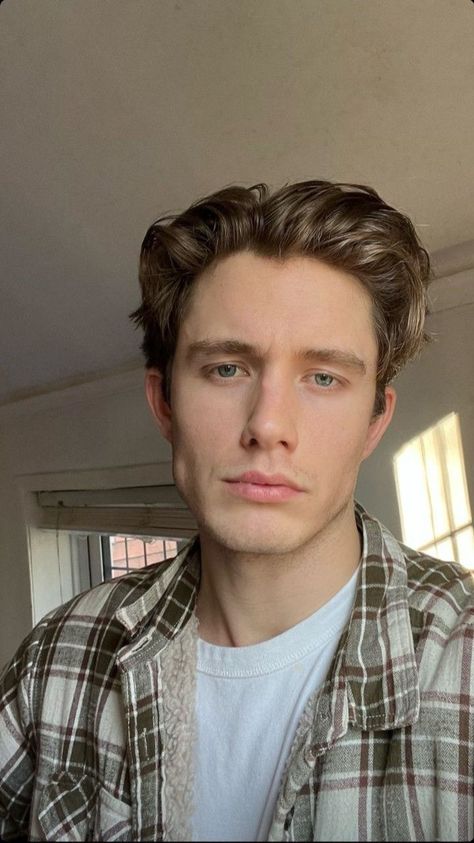 Dark Brown Hair Blue Eyes Men, Style Of Haircut, Light Brown Hair Men, Brown Hair Male, Brown Hair Men, Blue Eyed Men, Brown Hair Blue Eyes, Straight Blonde Hair, Character Inspiration Male