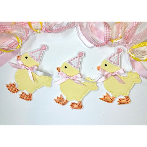 Three little duckies in a row!! What a cute theme! #duckieparty #duckiepartytheme #littleduckies #ducksinarow #ducksinpartyhats Duck Themed 2nd Birthday Party, Duck Themed 1st Birthday, Rubber Duck First Birthday, Rubber Duck Birthday Party, Duck Cake Topper, Duck Birthday Theme, 3 Ducks, Rubber Ducky Birthday, Rubber Duck Birthday