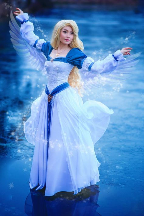 Nikita cosplay ❤ And a new photo of Odette! (Juliette in French, Swan Princess Movie) this time I had fun a little with the basic photo taken by Omaru for him add a little bit of magic. I'd like to print some prints of this cosplay and I think this photo lends itself well, what do you think? What is your favorite photo of this cosplay so far? The Swan Princess, Princess Movies, Swan Princess, Princess Cosplay, Epic Cosplay, Disney Cosplay, Princesa Disney, Cosplay Tips, Cosplay Characters