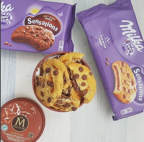 Milka Sensations Chocolate and Chocolate Chip Cookies Milka Chocolate, Chocolate Chip Cookies Recipe, S'mores, Cookies Recipes Chocolate Chip, Cookies Recipe, Marzipan, Cute Food, Chocolate Lovers, Mochi