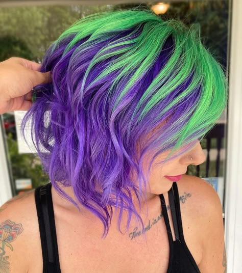 Halloween Hair Dye, Half Colored Hair, Hair For Halloween, Purple And Green Hair, Vivid Hair Color, Colourful Hair, Creative Hair Color, Violet Hair, Dyed Hair Inspiration