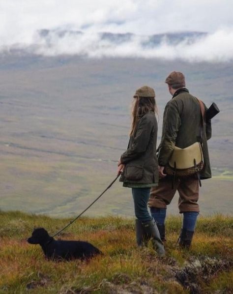 English Hunting Aesthetic, British Guy Aesthetic, Roxy Morton, English Countryside Fashion, Countryside Outfit, Old English Style, Countryside Fashion, British Country Style, Countryside Aesthetic