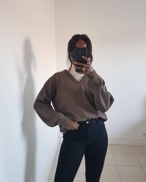 Turtleneck Layered Outfit, Cute Turtle Neck Outfits, Brown Turtleneck Outfit, Turtleneck Outfit Layering, How To Style Turtleneck, Turtle Neck Outfits, Winter Layering Outfits, Turtleneck Outfits, Layered Turtleneck