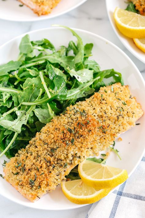 Hummus Crusted Salmon with Lemon Arugula Salad - Eat Yourself Skinny Hummus Salmon, Lemon Arugula Salad, Salmon Baked, Salmon With Lemon, Flavorful Shrimp, Shrimp Recipes Healthy, Healthy Salmon Recipes, Healthy Weeknight Meals, Crusted Salmon