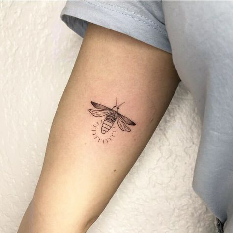 Fine Line Firefly Tattoo, Lightening Bug Tattoo Fireflies, Firefly Tattoo Fine Line, Minimalist Firefly Tattoo, Fire Flies Tattoos, Small Firefly Tattoo, Firefly Tattoo Design, Roommate Tattoo, Firefly Tattoo Simple