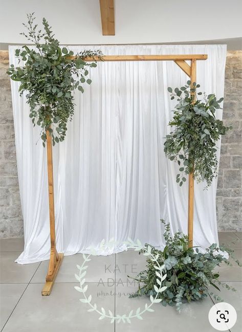 Wedding Arch Ideas White And Green, Wedding Arbor With Eucalyptus, Wedding Arch Ideas Eucalyptus, Minimalistic Wedding Arch, Eucalyptus Wedding Arch, Simple Wedding Arch, Wedding Flower Arch, Wedding Trellis, Ruangan Studio