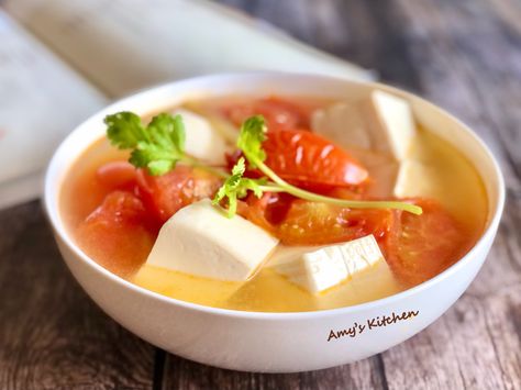 Tomato tofu soup / 50 yuan soup by Amy's Kitchen Tomato Tofu, Homemade Tofu, Tofu Soup, Bean Curd, Green Onion, Soup Pot, Noodle Soup, Green Onions, Stir Fry