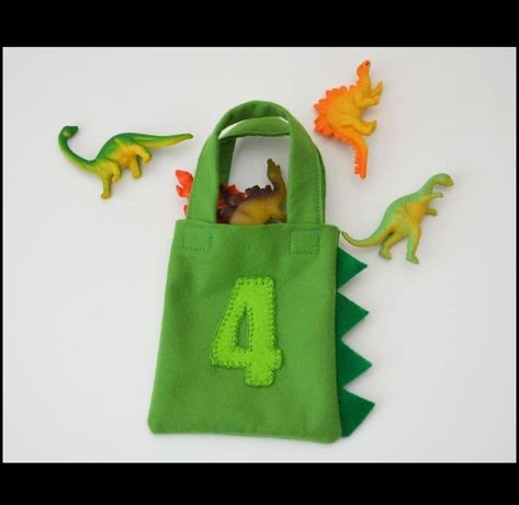 Felt Crafts Kids, 3rd Birthday Party For Boy, Dinosaur Birthday Party Decorations, Felt Kids, Dinosaur Party Favors, Dino Birthday Party, Dinosaur Costume, Dino Birthday, Kids' Bag