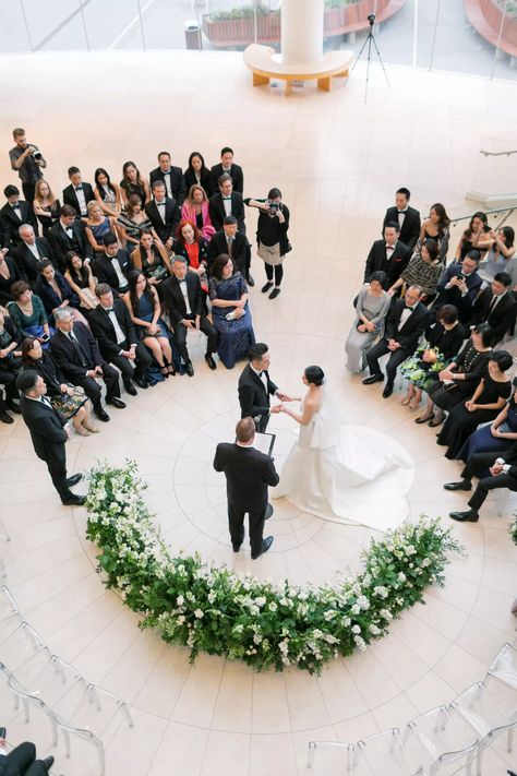 Round Wedding Seating Ceremony, Wedding Circle Ceremony, 360 Wedding Ceremony, Wedding Ceremony In The Round, Circle Aisle For Wedding, Circle Wedding Aisle, Wedding Ceremony Floor Plan, Half Moon Ceremony Seating, Center Wedding Ceremony