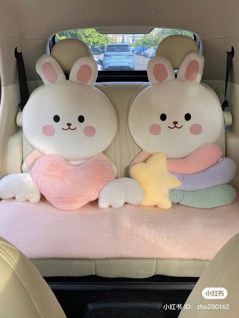 Kpop Car Accessories, Kawaii Car Decor, Sanrio Car Accessories, Kawaii Cars, Kawaii Car, Pink Car Accessories, Hello Kitty Car, Car Seat Reviews, Girly Car Accessories