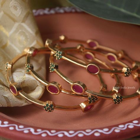 South Jewellery, Maharashtrian Jewellery, Jewellery Bangles, Bridal Jewellery Inspiration, Indian Bridal Jewelry Sets, Gold Jewelry Simple Necklace, Antique Bridal Jewelry, Antique Jewelry Indian, Black Beaded Jewelry