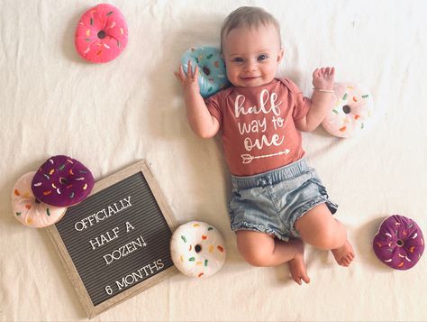 •Plush donuts •Letter board •White back drop •Half way to one onesie •Natural light •Oh and can’t forget, Cute baby 💝 Letter Board Photoshoot, Half Birthday Letter Board Ideas, Donut Baby Photoshoot, Donut Half Birthday Pictures, First Birthday Letter Board Ideas, Donut Monthly Milestone Pictures, Half Way To One Baby Pictures Boy, 6 Month Letter Board Ideas, Donut Milestone Pictures