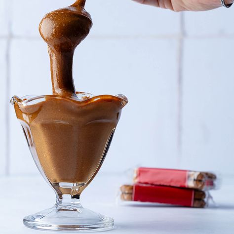 Easy Biscoff Sauce Biscoff Ganache, Biscoff Sauce, Homemade Biscoff, Coffee Creamer, Sweets Recipes, 2 Ingredients, Sauce Recipe, Sauce Recipes, Level Up