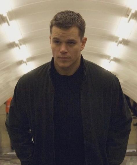 Matt Damon Jason Bourne, Bourne Ultimatum, The Bourne Ultimatum, Jason Bourne, Matt Damon, Funny Scenes, Chris Hemsworth, Actors & Actresses, Hair Cuts