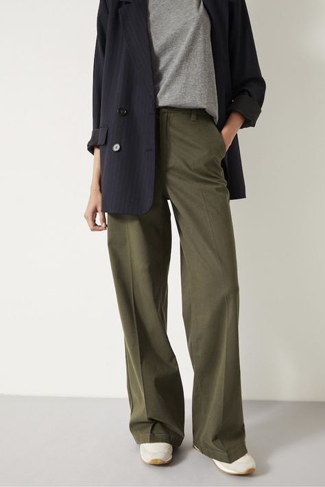 Hush Green Camille Flat Front Cotton Trousers Green Flats Outfit, Khaki Green Pants Outfit, Khaki Trousers Outfit, Green Trousers Outfit, Khakis Outfit, Green Pants Outfit, Dress Pants Outfits, Trouser Outfit, Khaki Trousers