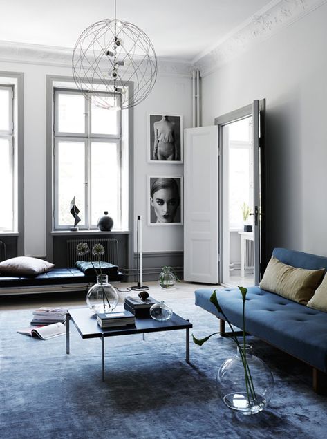 Color Trend to Try: Better in Blue - Apartment34 Blue Living Room Decor, Interior Design Per La Casa, Ideas Hogar, Interior Modern, Design Del Prodotto, Decoration Inspiration, Blue Interior, Scandinavian Home, A Living Room