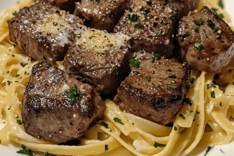 Savor tender garlic butter steak bites paired with creamy Parmesan pasta in this quick and delicious recipe. Perfect for dinner! Garlic Steak Pasta, Creamy Parmesan Pasta, Steak And Pasta, Garlic Butter Steak Bites, Make Garlic Butter, Butter Steak Bites, Garlic Steak, Steak Pasta, Butter Steak