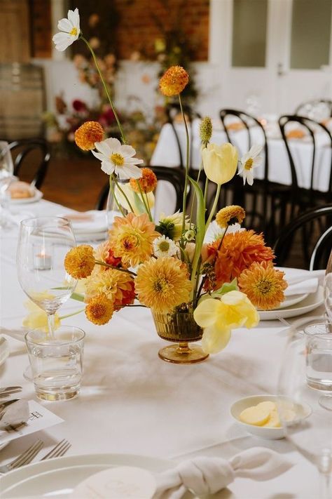 Autumnal Wedding Flowers, Autumn Wedding Table, Lilac Photography, Fall Wedding Tables, Green Centerpieces, Orange Bouquets, Autumnal Wedding, Orange Wedding Flowers, Yellow Wedding Flowers