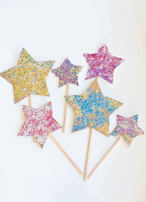 Diy Carnival Games, Carnival Tent, Glitter Ideas, Fairy Tale Crafts, Hello Wonderful, Glitter Backdrop, Diy Carnival, Carnival Decorations, Fall Arts And Crafts