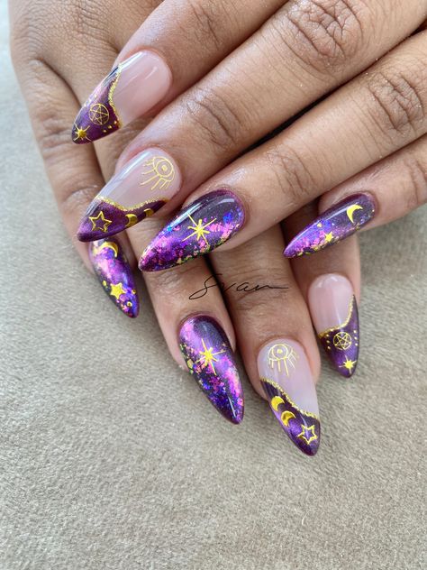 #apres #gelx #witch #witchcraft #fashion #halloween #halloweennails #stilletonails #galaxy #evil #eyes #stars #gold #purple #moon #nails #nailart #artist #design Neon Witch Nails, Nail Ideas Space, Galactic Nail Designs, Moon Nails Purple, Full Moon Nails, Summer Witchy Nails, Witch Inspired Nails, Purple Witch Nails, Acotar Inspired Nails