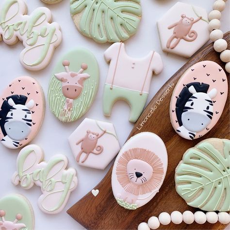 𝑫𝒊𝒂𝒏𝒂 on Instagram: “Safari Cookies 🦒 🍃🍃🍃🦒🍃🦓🍃🍃🦒🍃🍃🦓🍃🦒🍃🍃🍃 . . . . Onesie @kaleidacuts Baby @bobbiscutters Hexagon @killerzebras Oval & Leaf @6bittersweets…” Safari Cookies, Decorated Cookies, Cookie Decorating, Sugar Cookies, Instagram Account, Onesies, Sugar Cookie, A Photo, On Instagram