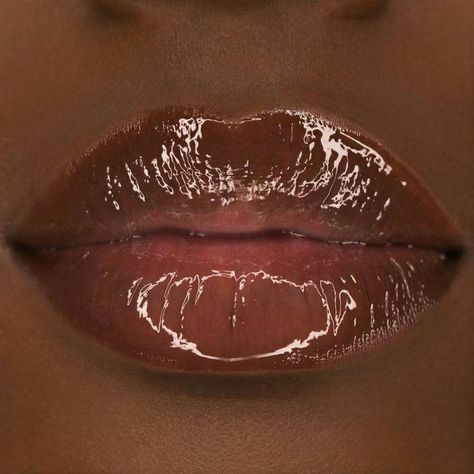 Glossy Lips Makeup, Beauty Eyeshadow, Catty Noir, Clear Lip Gloss, Black Lips, Beautiful Lashes, Dark Skin Makeup, Lip Art, Glossy Lips