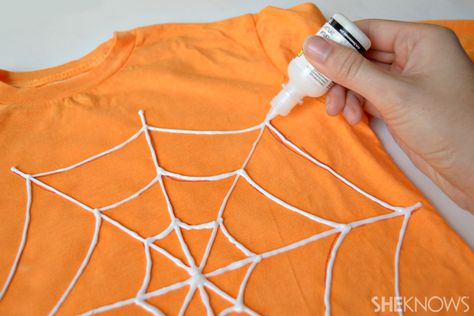 Hallowen T-shirt - Add puffy paint Diy Halloween Shirts For Kids Paint, Diy Halloween Tshirt Ideas, Diy Halloween Shirts For Kids, Halloween T-shirt, Halloween Tshirt Diy, Puffy Paint Shirts, Halloween Tshirt Ideas, Nursery Rhyme Costume, Diy Kids Shirts