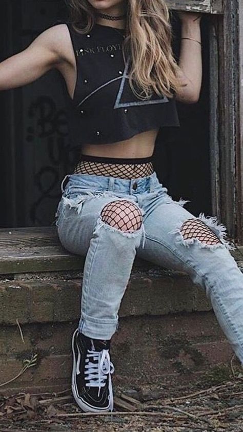 Fishnets And Converse Outfit, Cute Punk Rock Outfits, Edgy Female Outfits, Jennifercore Outfits, Bikercore Style Women, Fishnet And Jeans Outfit, Dark Alternative Fashion, When We Were Young Festival Outfits Emo, Biker Inspired Outfits