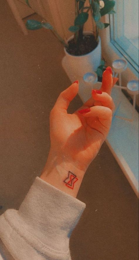 Black Widow Tattoo Ideas, Widow Tattoo Ideas, Loki Tattoo, Widow Tattoo, Black Widow Tattoo, Fandom Tattoos, Avengers Tattoo, Bookish Tattoos, Marvel Tattoos