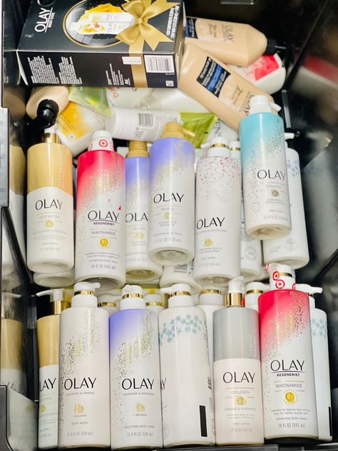 Oil Of Olay, Olay Body Wash, Olay Skin Care, Routine Aesthetic, Face Skin Care Routine, Creative Wedding Gifts, Strawberry Blonde Hair, Selfie Ideas Instagram, Selfie Ideas