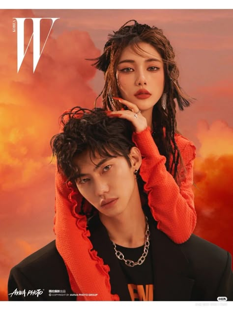 Man And Woman Reference Pose, Headshot Couple Poses Drawing, Vogue Poses 2 People, Magazine Cover Two People, Two People Modeling Poses, Two Person Model Poses, Male And Female Photoshoot Models, Duo Poses Friends Aesthetic, Man And Woman Reference