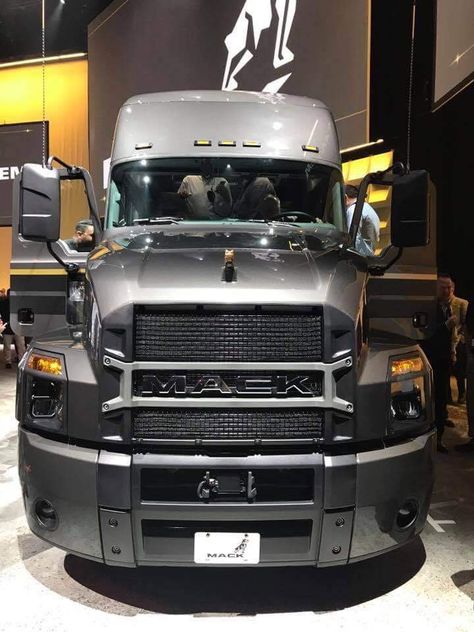 The new MACK ANTHEM.. as a mack master technician i am both happy and sad to see this truck.. its long over due got sure.. it will be interesting to see what extra Volvo software they threw in Mac Truck, Big Mack, Mack Attack, Old Lorries, Truck Pictures, Custom Big Rigs, Truck Yeah, Old Tractors, Heavy Duty Trucks