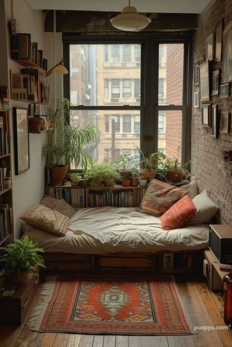 Alternative Maximalist Decor, Cozy Apartment Bedroom Aesthetic, Art Deco Apartment Aesthetic, Apartment Nook, Punk Interior Design, Artsy Apartment, Bohemian Loft, Cool Apartment, Loft Apartment Decorating