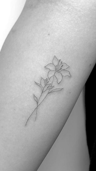 Unique Minimalist Tattoo, Daffodil Flower Tattoos, Tiger Lily Tattoos, Water Lily Tattoos, Lillies Tattoo, Lily Flower Tattoos, Daffodil Tattoo, Small Girly Tattoos, I Love To Read