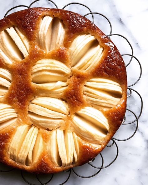 Kuchen: German Apple Cake with Honey and Ginger – Honest Cooking Ginger Recipes Dessert, Ginger Desserts, Crumb Cakes, German Apple Cake, Ginger Honey Lemon, Apple Honey, German Cake, Candied Ginger, Coffee Cakes