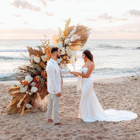 🌴💍 Thinking about saying “I do” in paradise? Tulum is calling! From its dreamy beaches to luxurious resorts, it’s the perfect spot for a wedding that’s as unique as your love story. 🖤✨ Want to know the insider tips for planning the ultimate Tulum wedding? From the best venues to local hidden gems, we’ve got you covered! 🏝️👇 Check out this recent blog and let’s make your dream wedding a reality! 🌞 https://wanderlostimagery.com/how-to-elope-in-tulum.../ 👇 Have you been to Tulum? Drop your f... Tulum Wedding, Hidden Gems, Tulum, A Wedding, Your Dream, Love Story, Dream Wedding, Paradise, Dreaming Of You