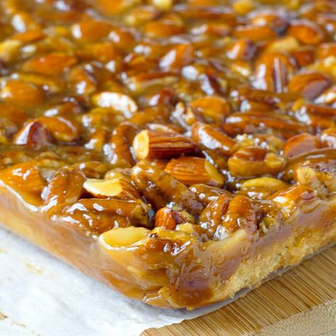 Fall Bars, Caramel Nut Bars, Poker Food, Honey Nut Bars, Recipe Using Honey, Yummy Bars, Nut Bars, Honey Caramel, Nut Bar